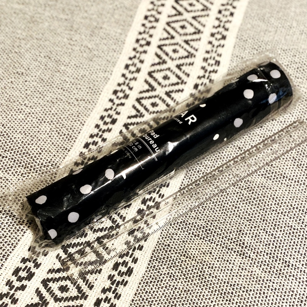 Soar deskpad - New | Black/white polka dots